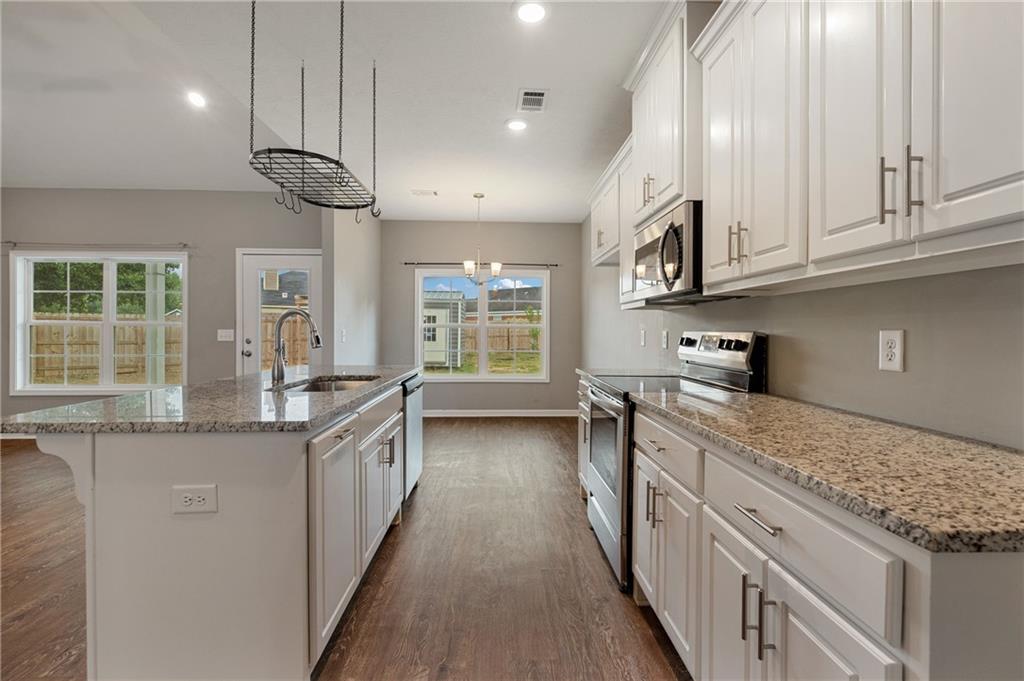 3 Trafford Trail