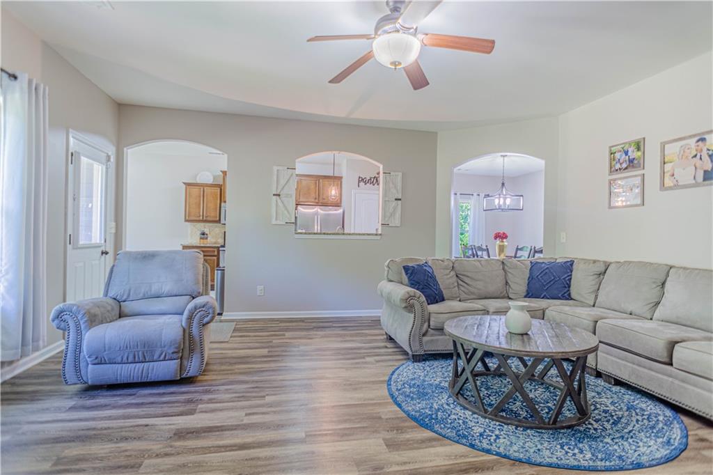 228 Lee Rd 2000