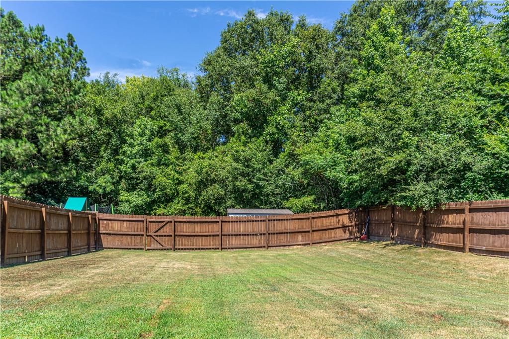 228 Lee Rd 2000