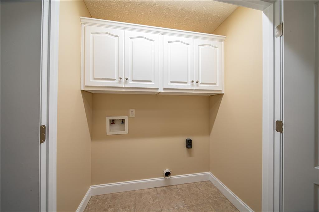 195 Lee Road 2158