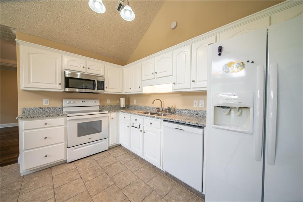 195 Lee Road 2158