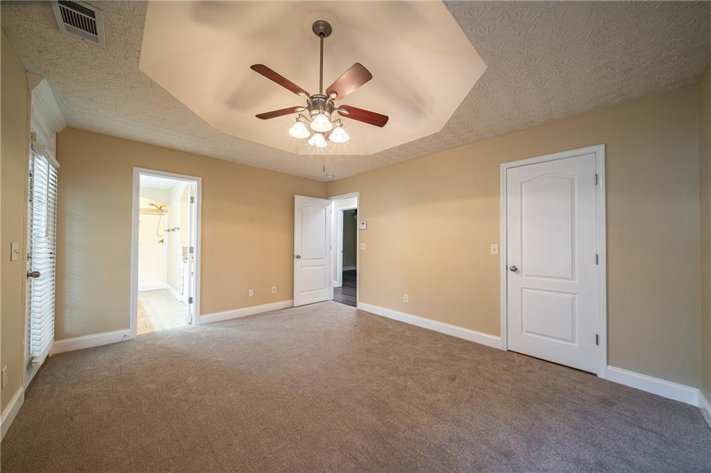 195 Lee Road 2158