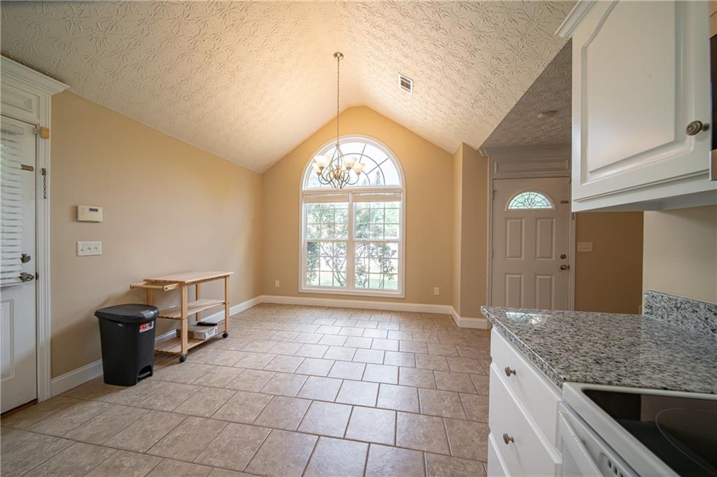 195 Lee Road 2158