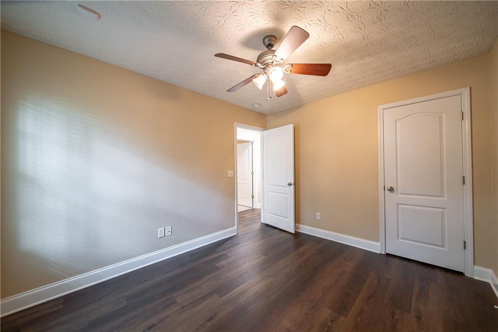 195 Lee Road 2158