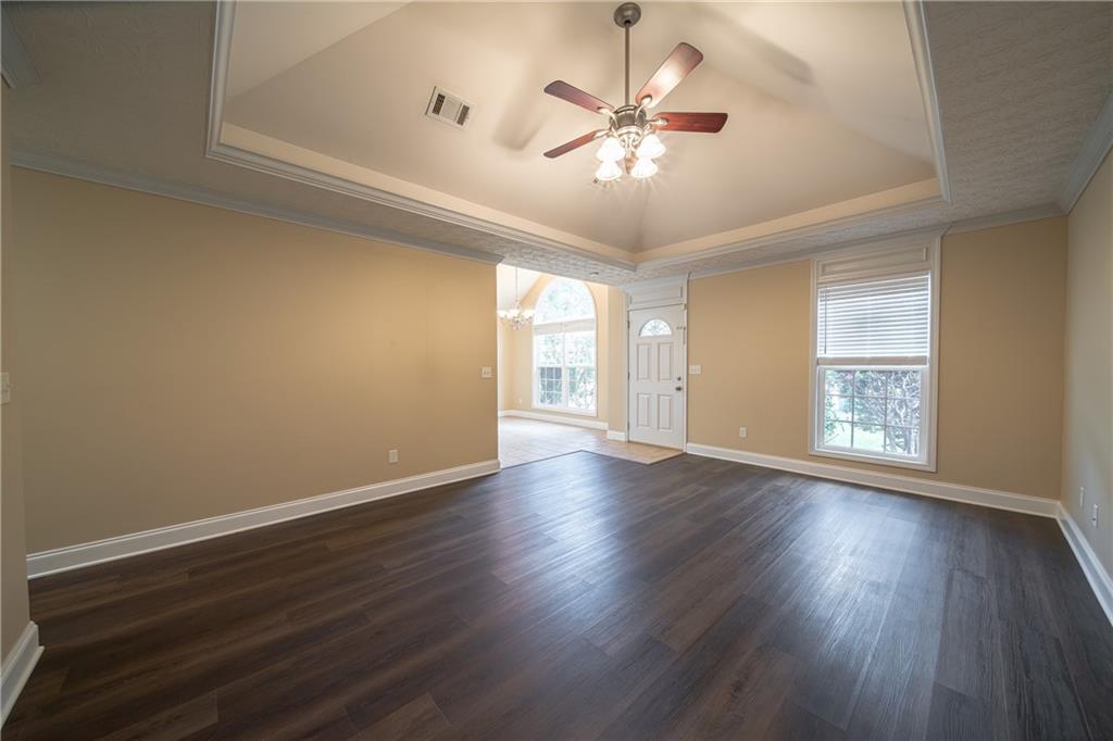 195 Lee Road 2158