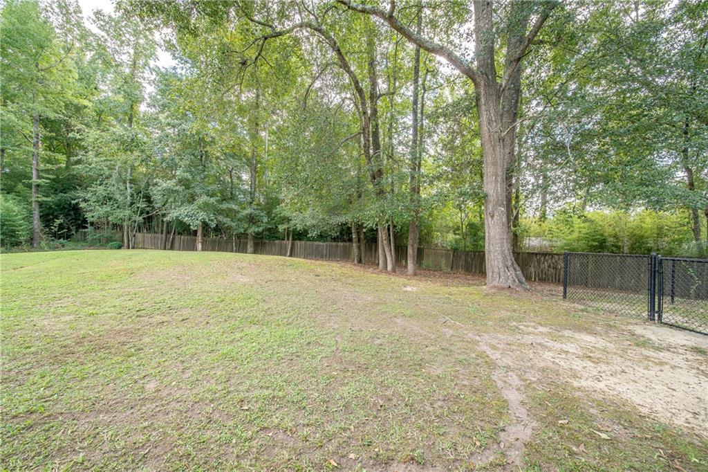 195 Lee Road 2158