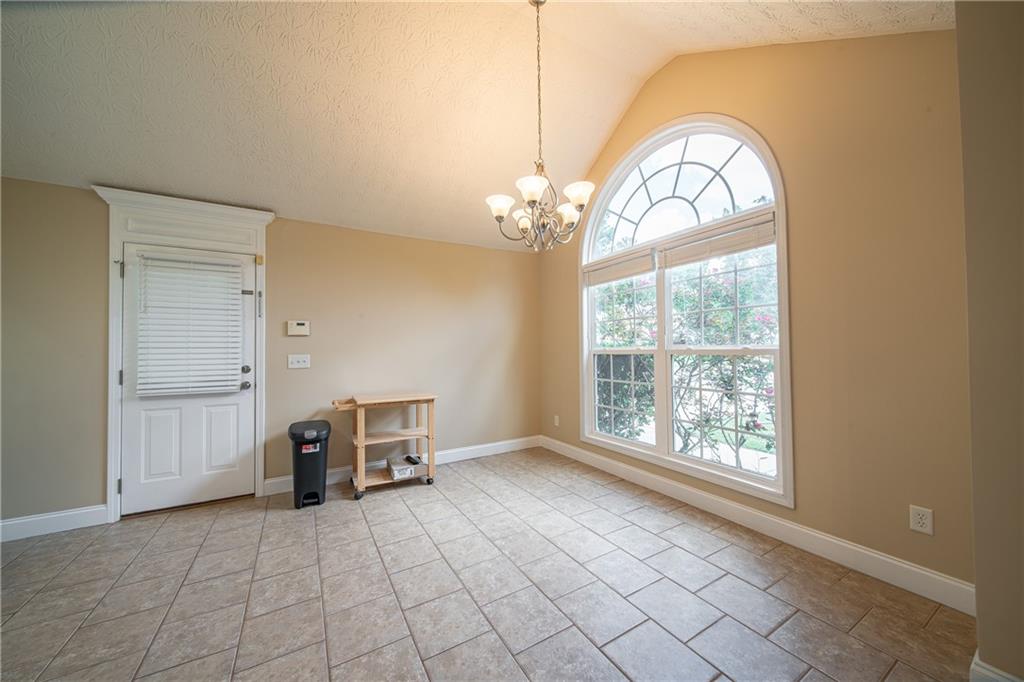 195 Lee Road 2158