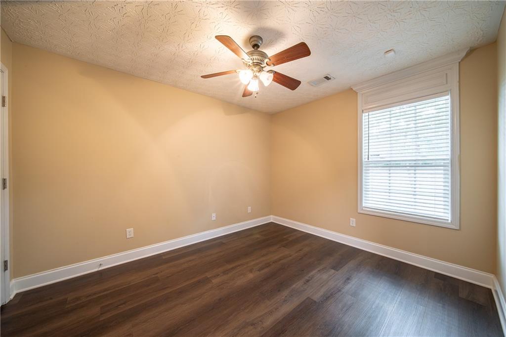195 Lee Road 2158