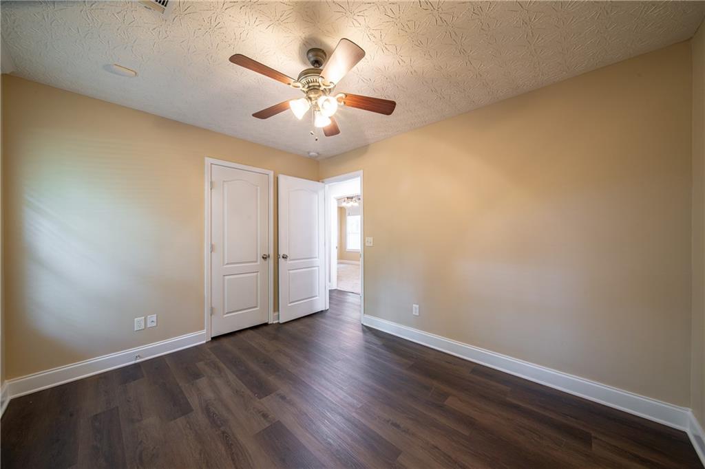 195 Lee Road 2158