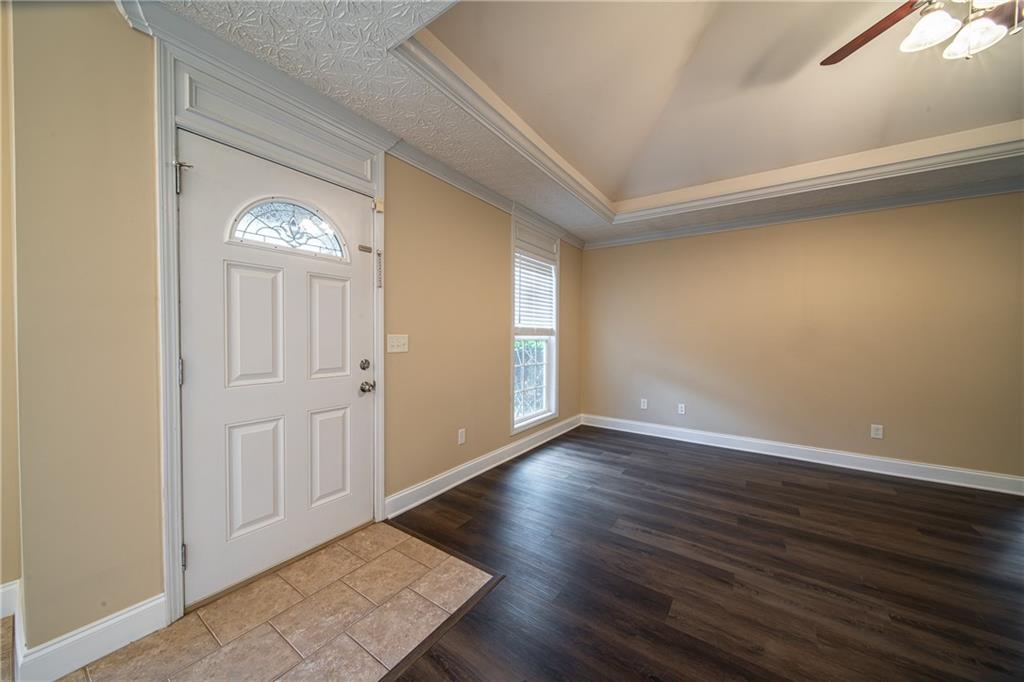 195 Lee Road 2158