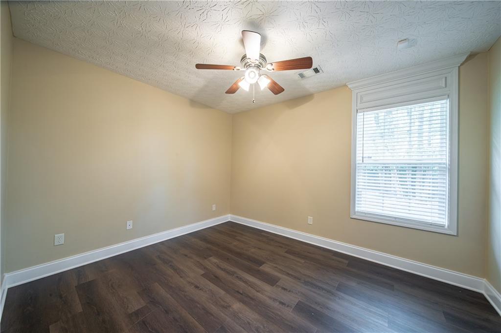 195 Lee Road 2158