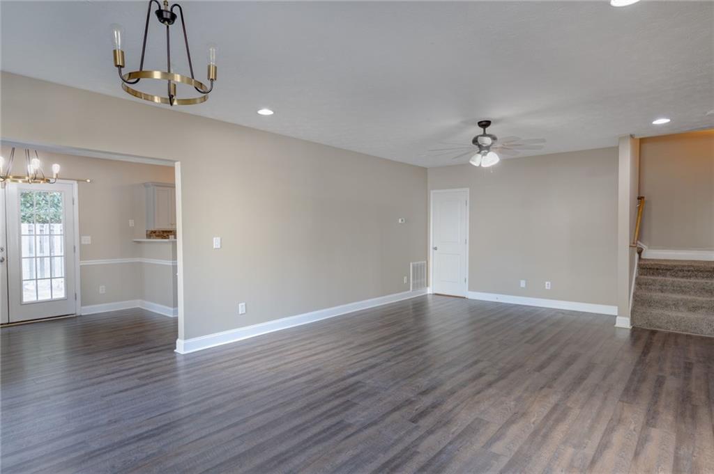 517 Lee Road 2170
