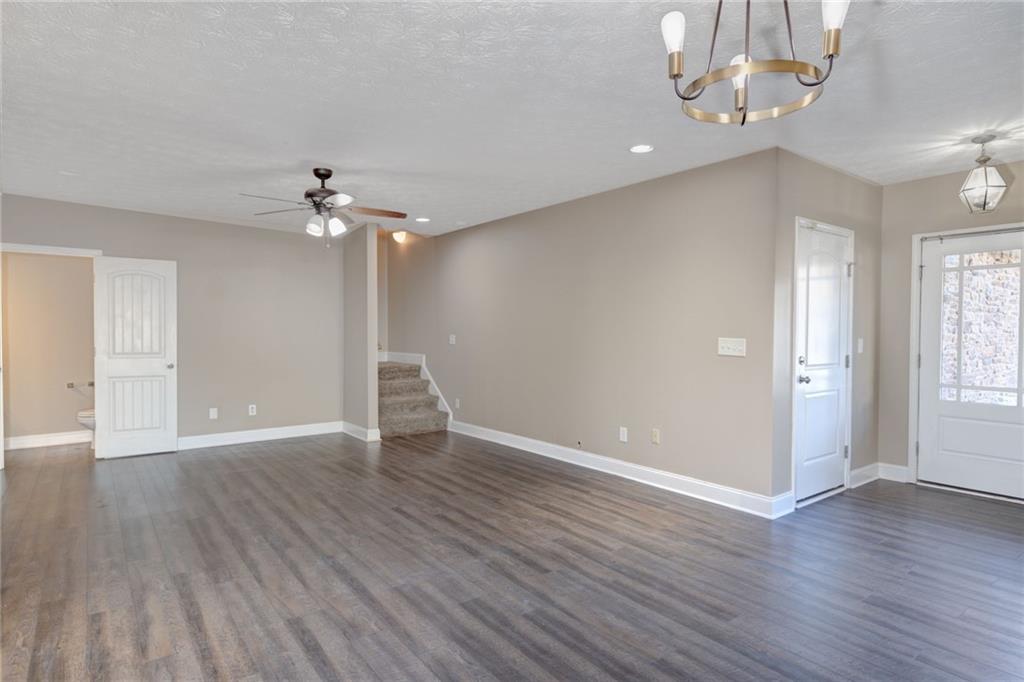 517 Lee Road 2170