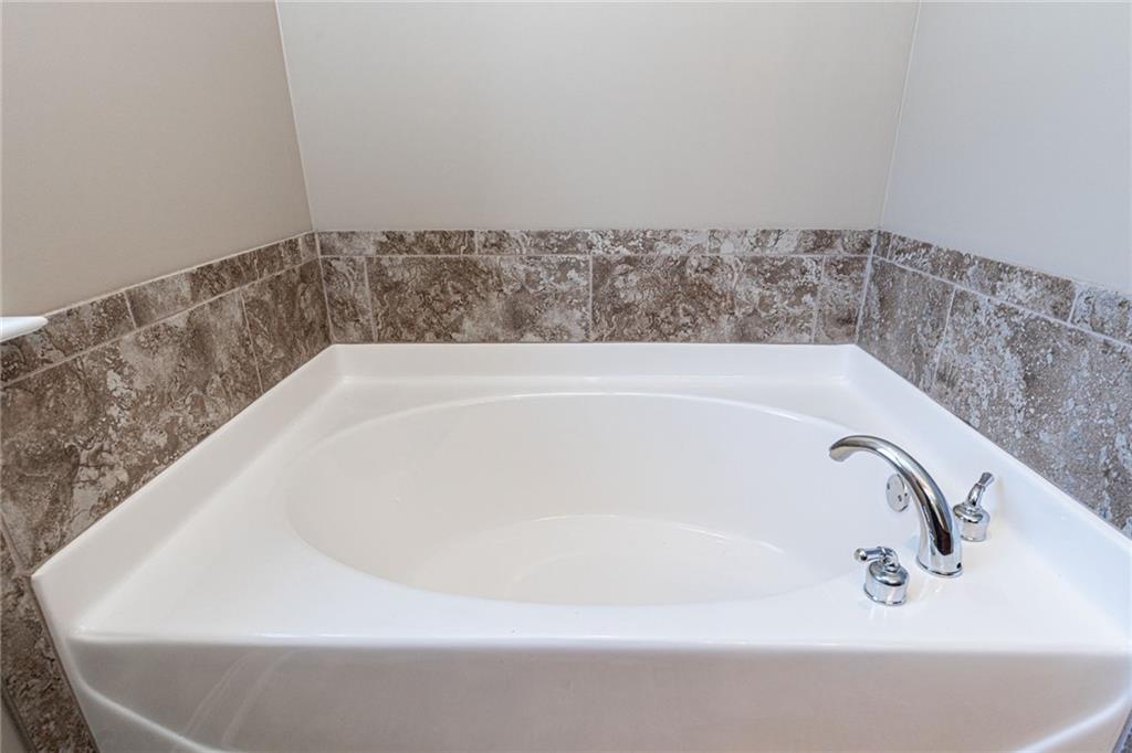 517 Lee Road 2170