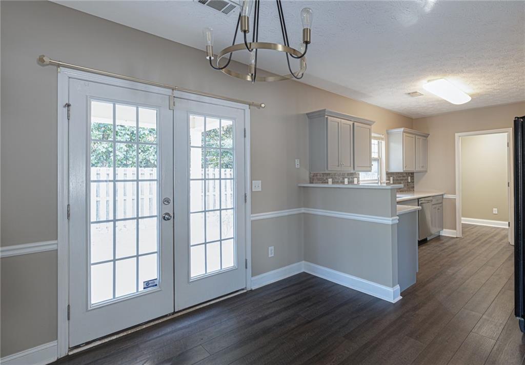 517 Lee Road 2170