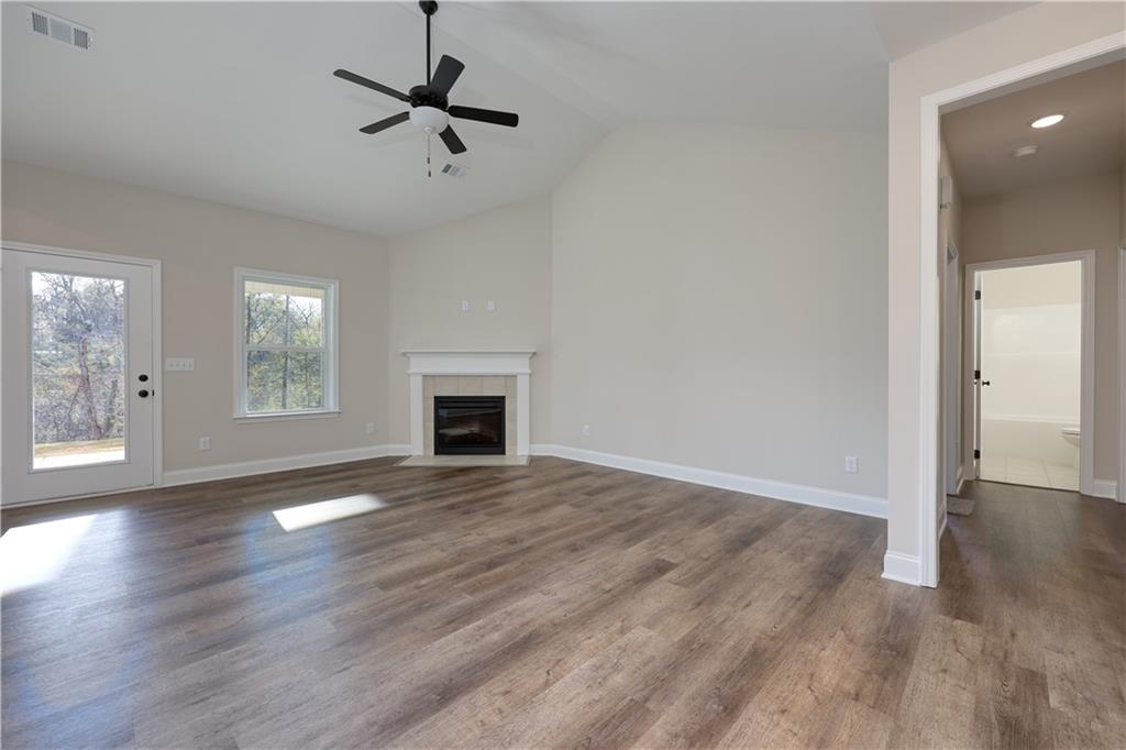 204 Lee Rd 2037 Road