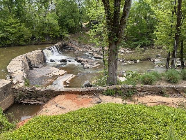 204 Lee Rd 2037 Road