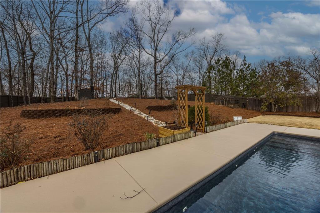 204 Autumn Way