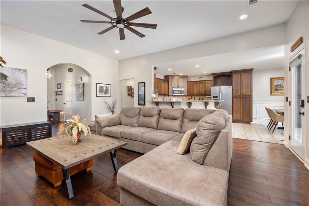 204 Autumn Way