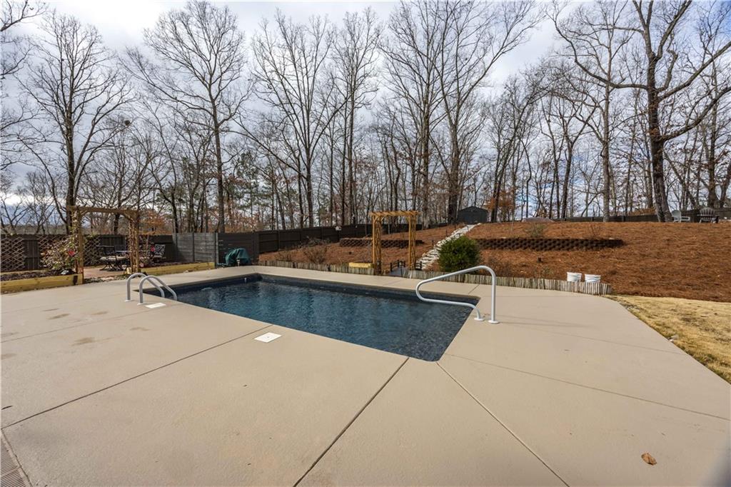 204 Autumn Way