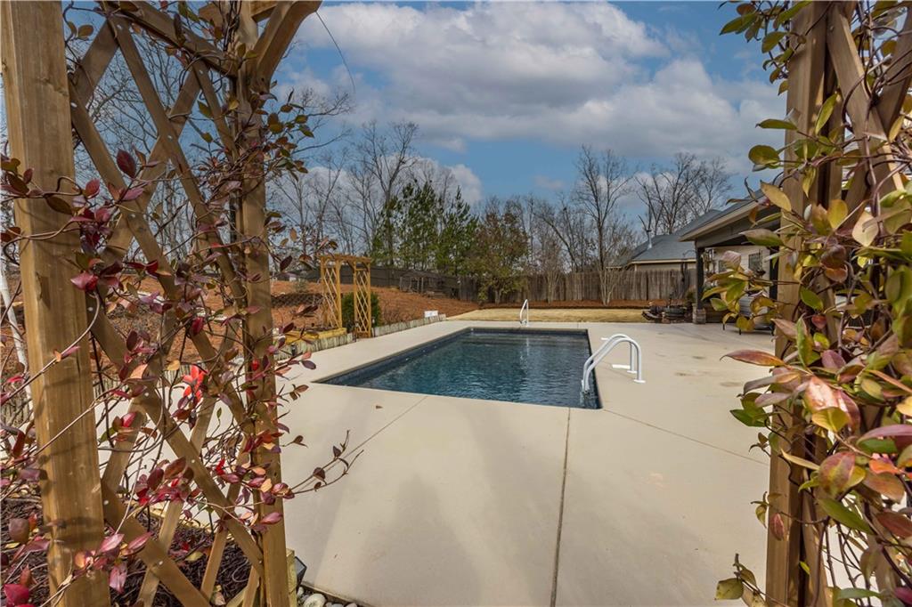 204 Autumn Way