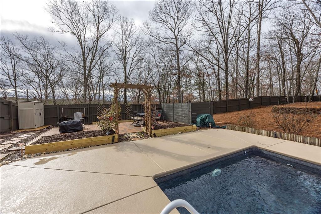 204 Autumn Way
