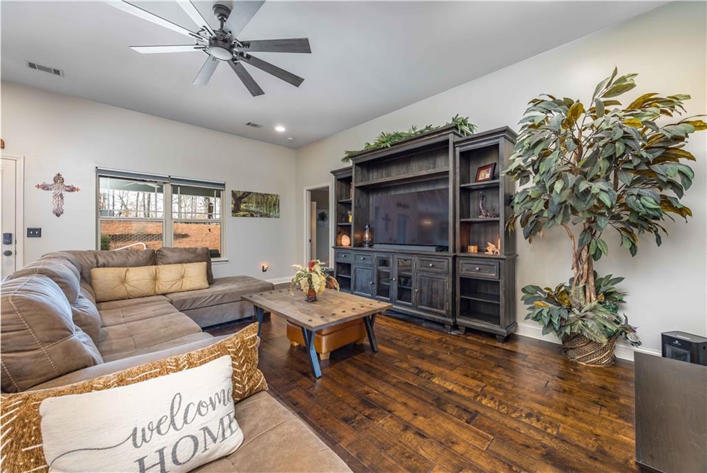 204 Autumn Way