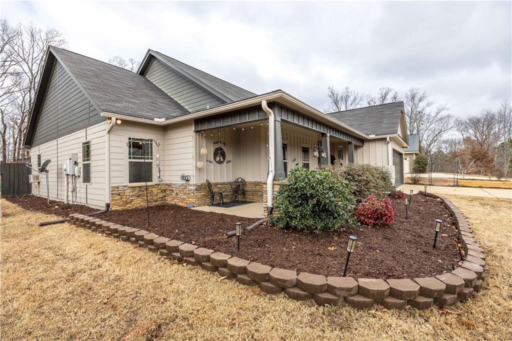 204 Autumn Way