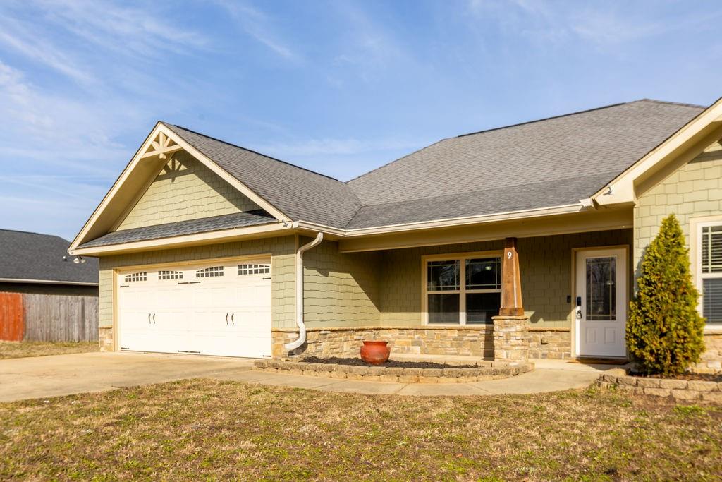 9 Farmboy Court