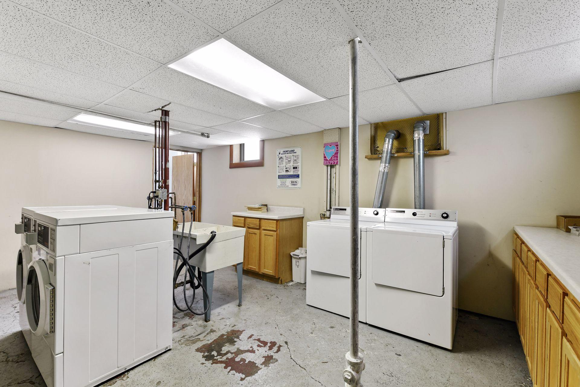 1812 Clinton Avenue Unit: 300