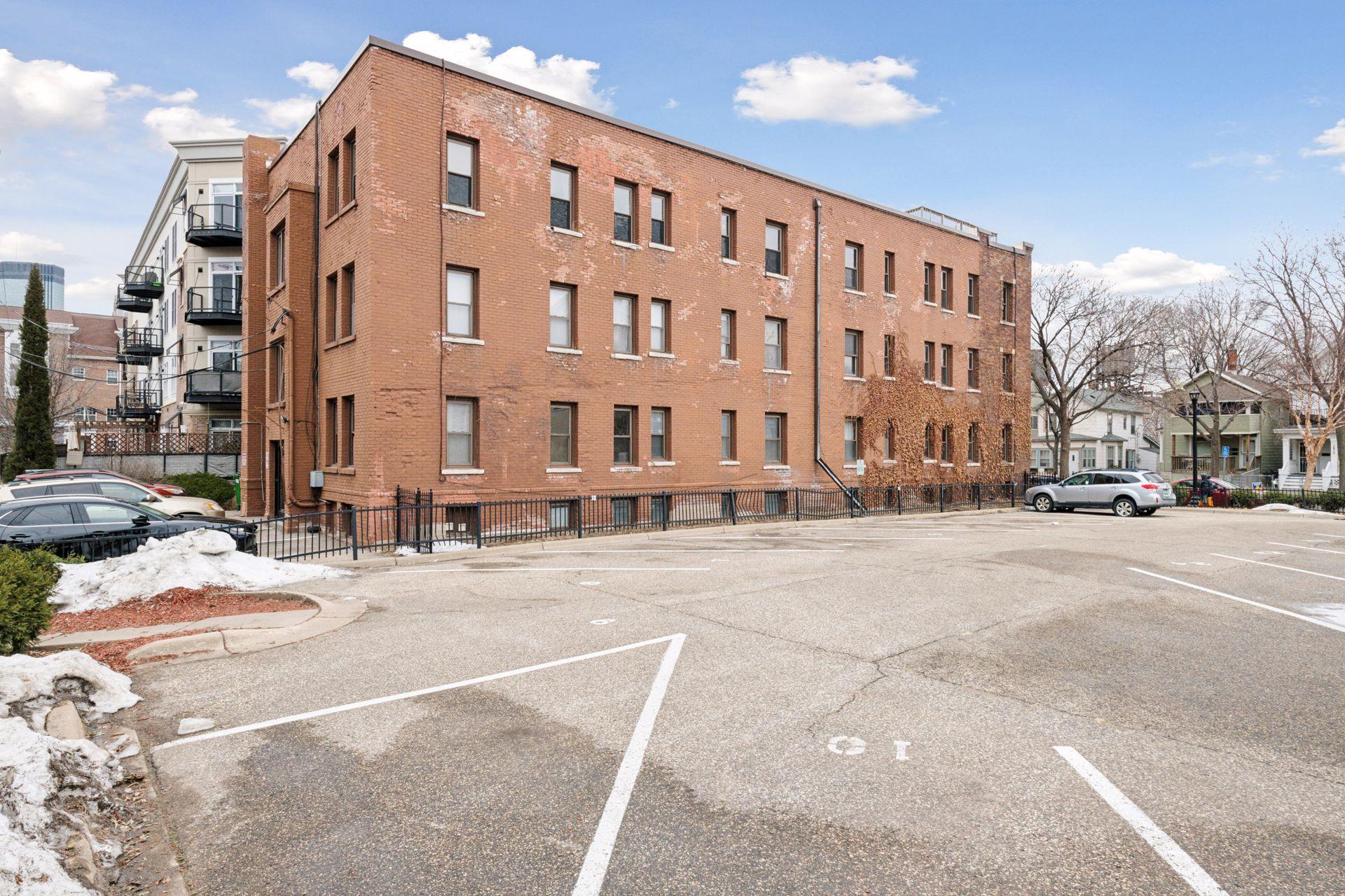 1812 Clinton Avenue Unit: 300