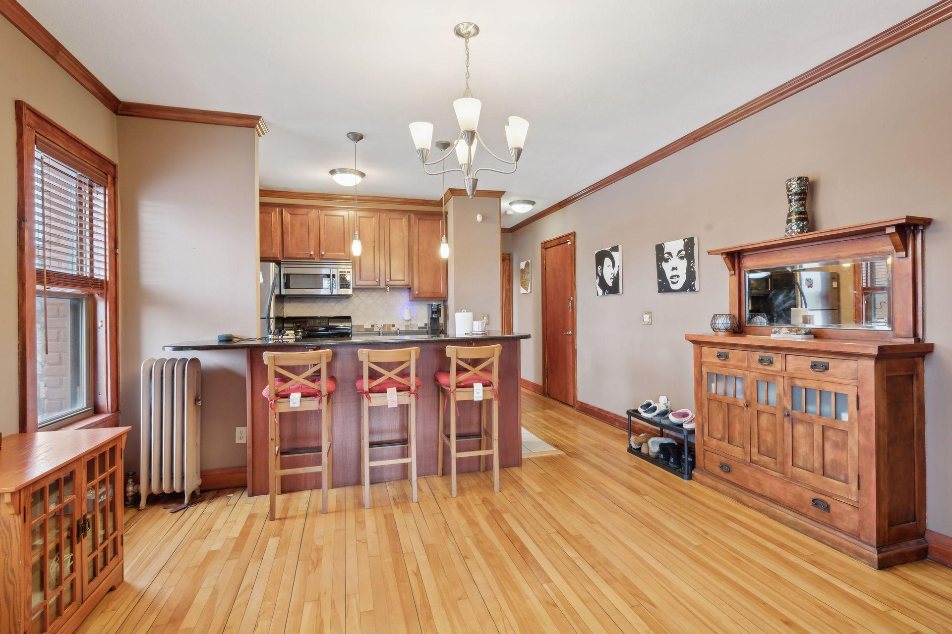 1812 Clinton Avenue Unit: 300