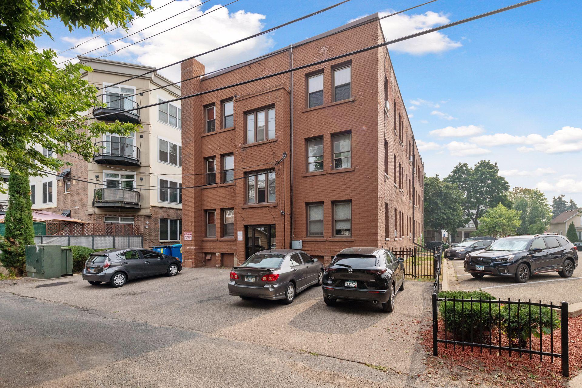 1812 Clinton Avenue Unit: 300