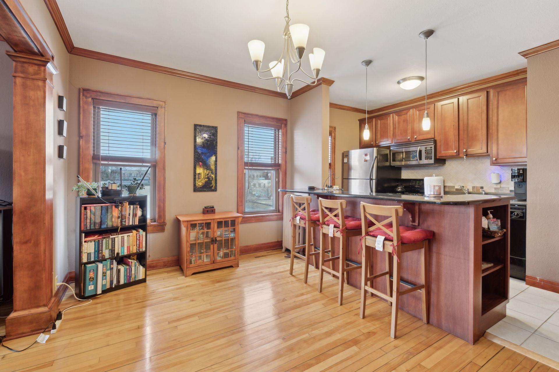 1812 Clinton Avenue Unit: 300