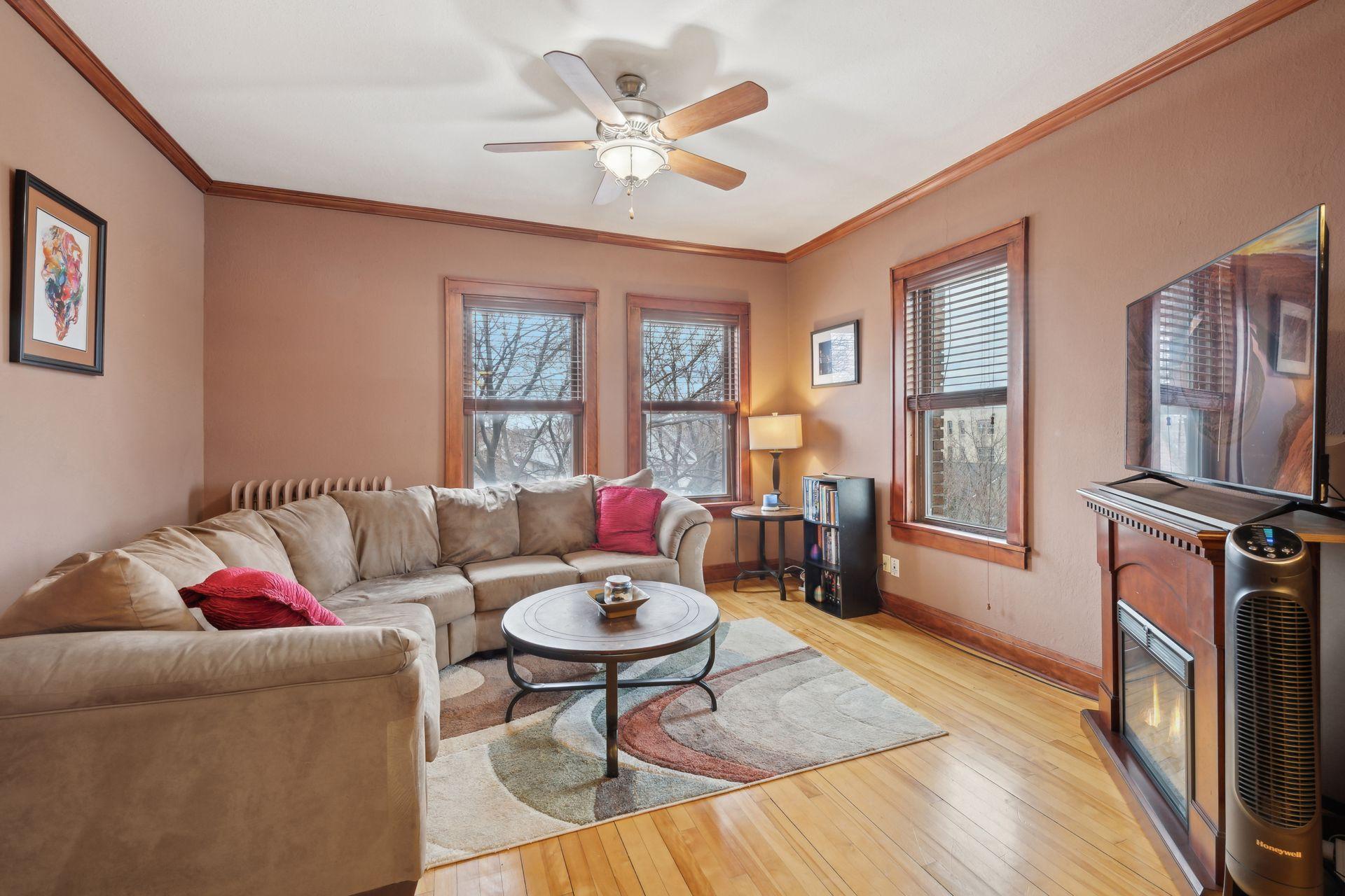 1812 Clinton Avenue Unit: 300