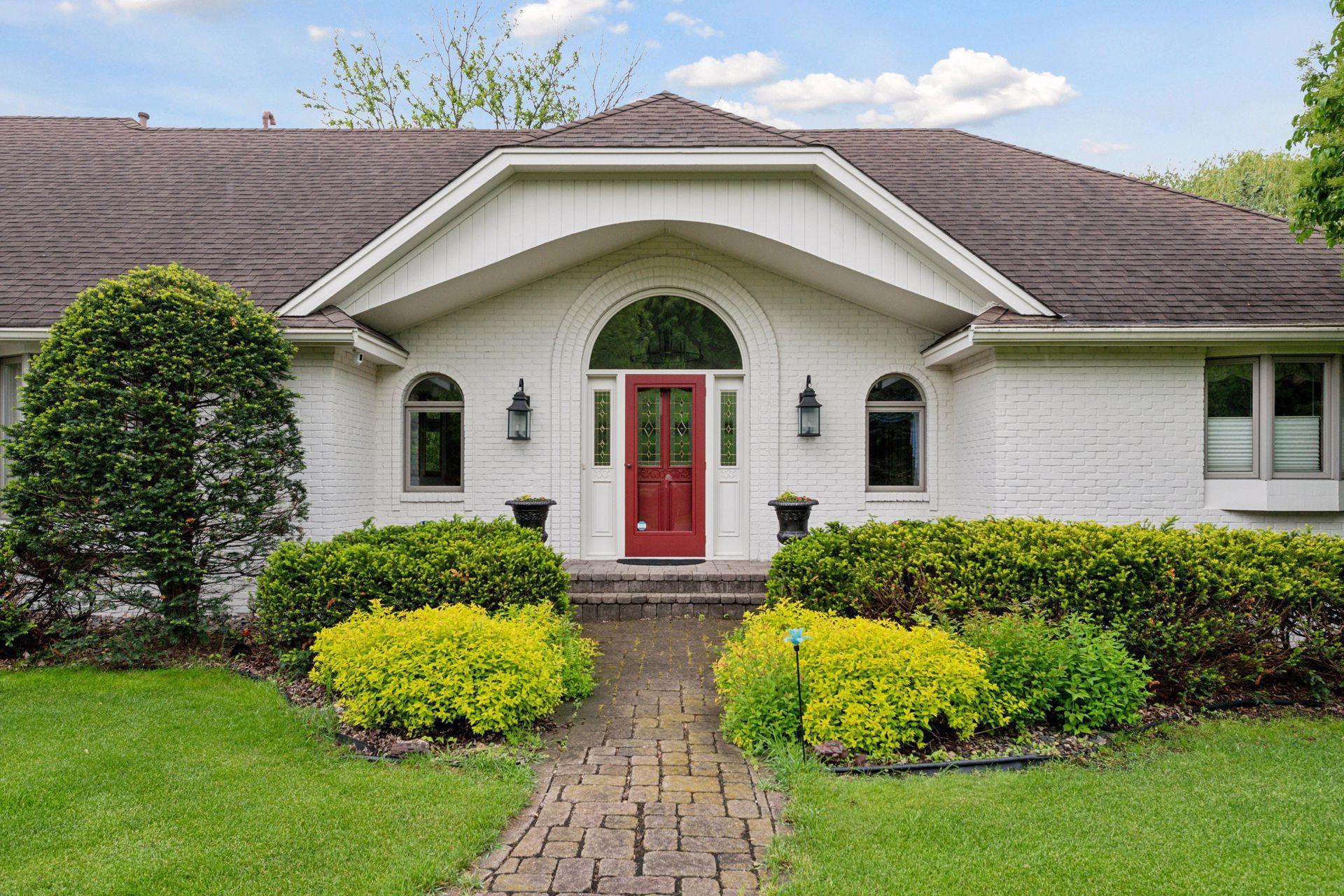 5325 Saddle Ridge Trail
