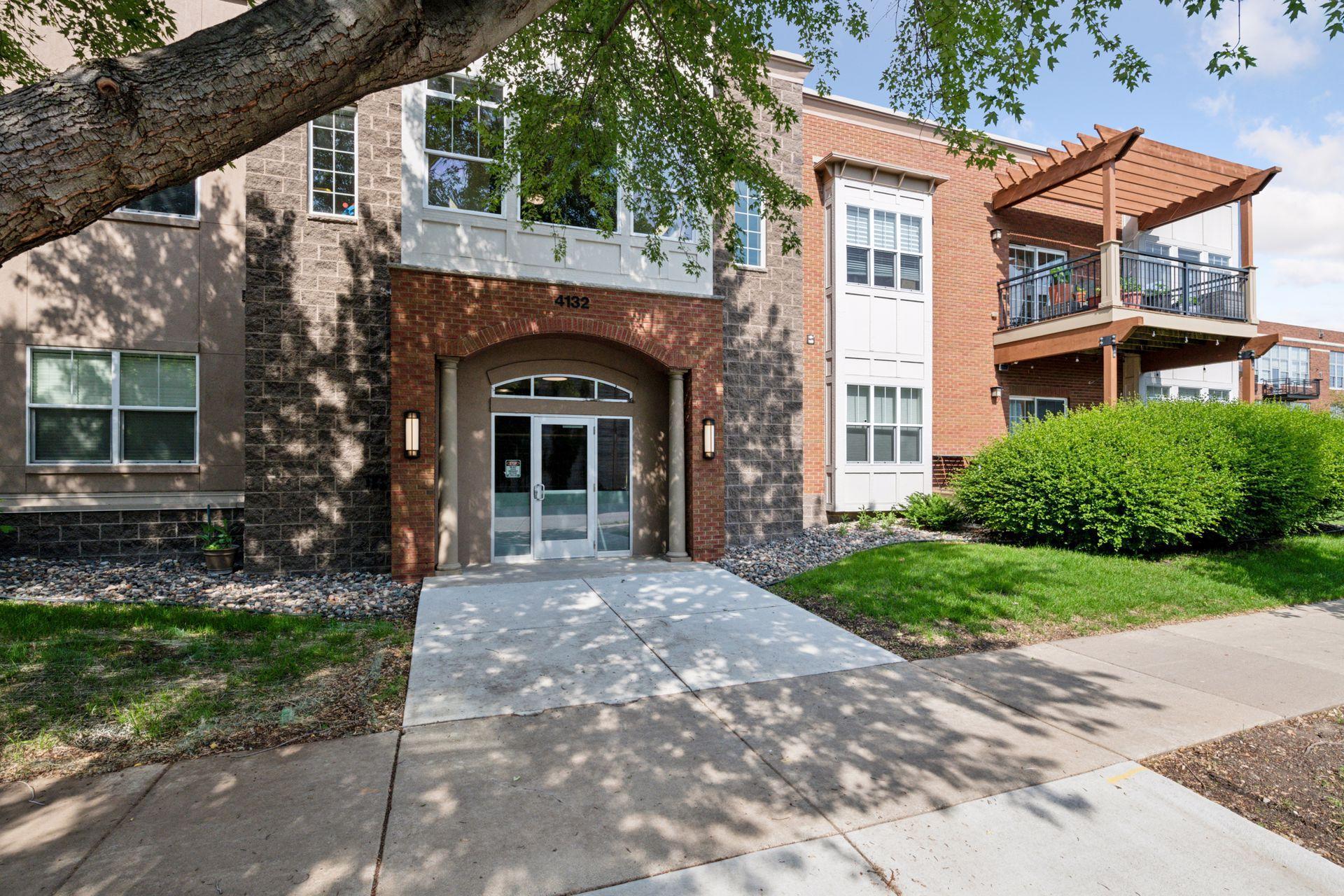 4132 Vernon Avenue S Unit: A103