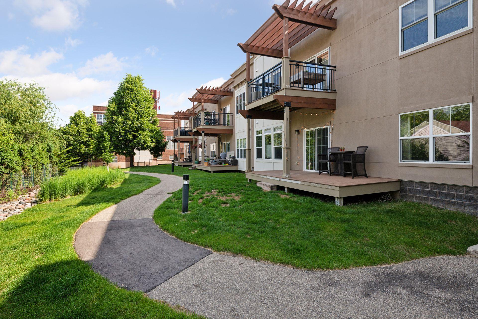 4132 Vernon Avenue S Unit: A103