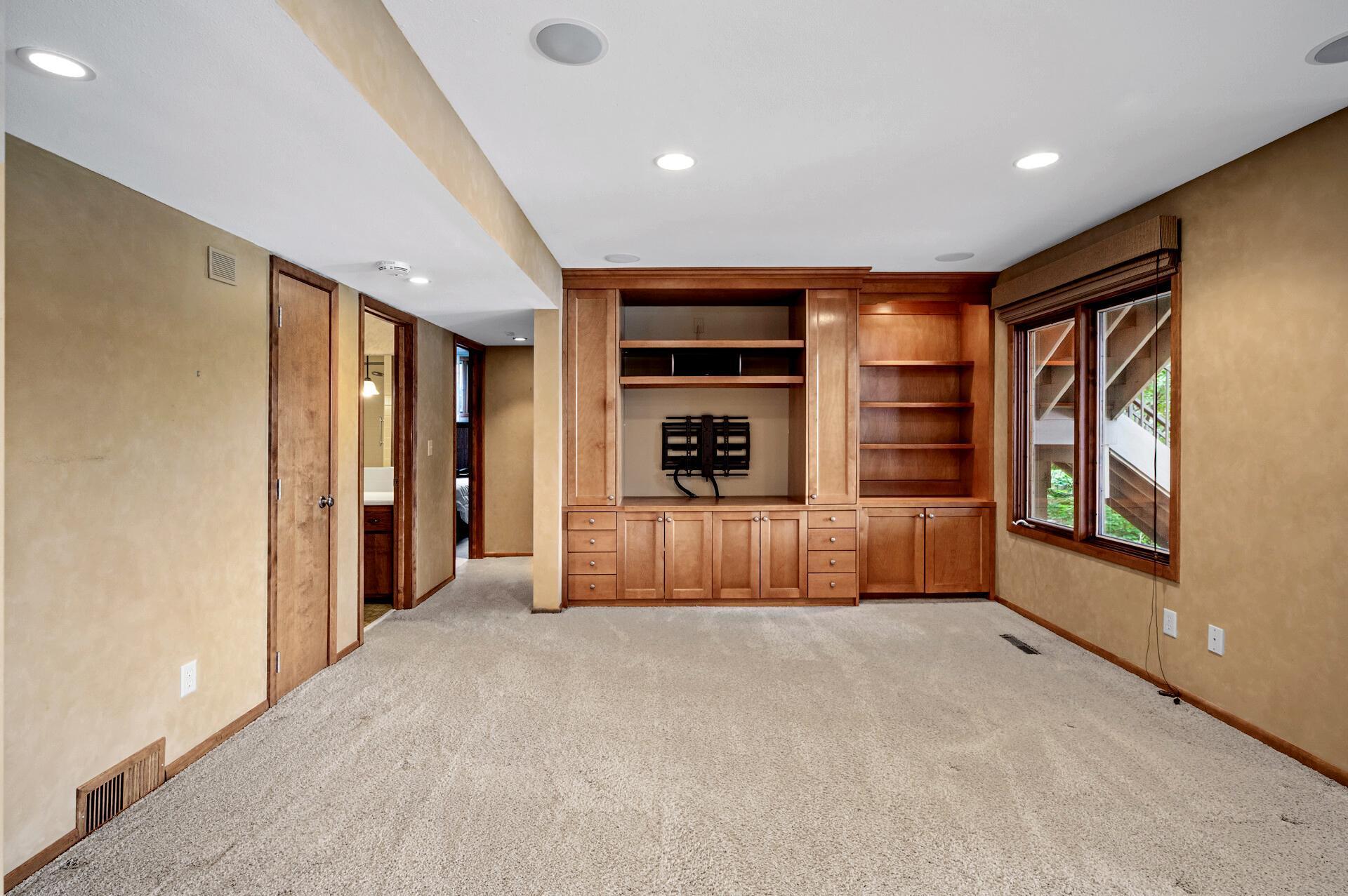 451 Reflection Road