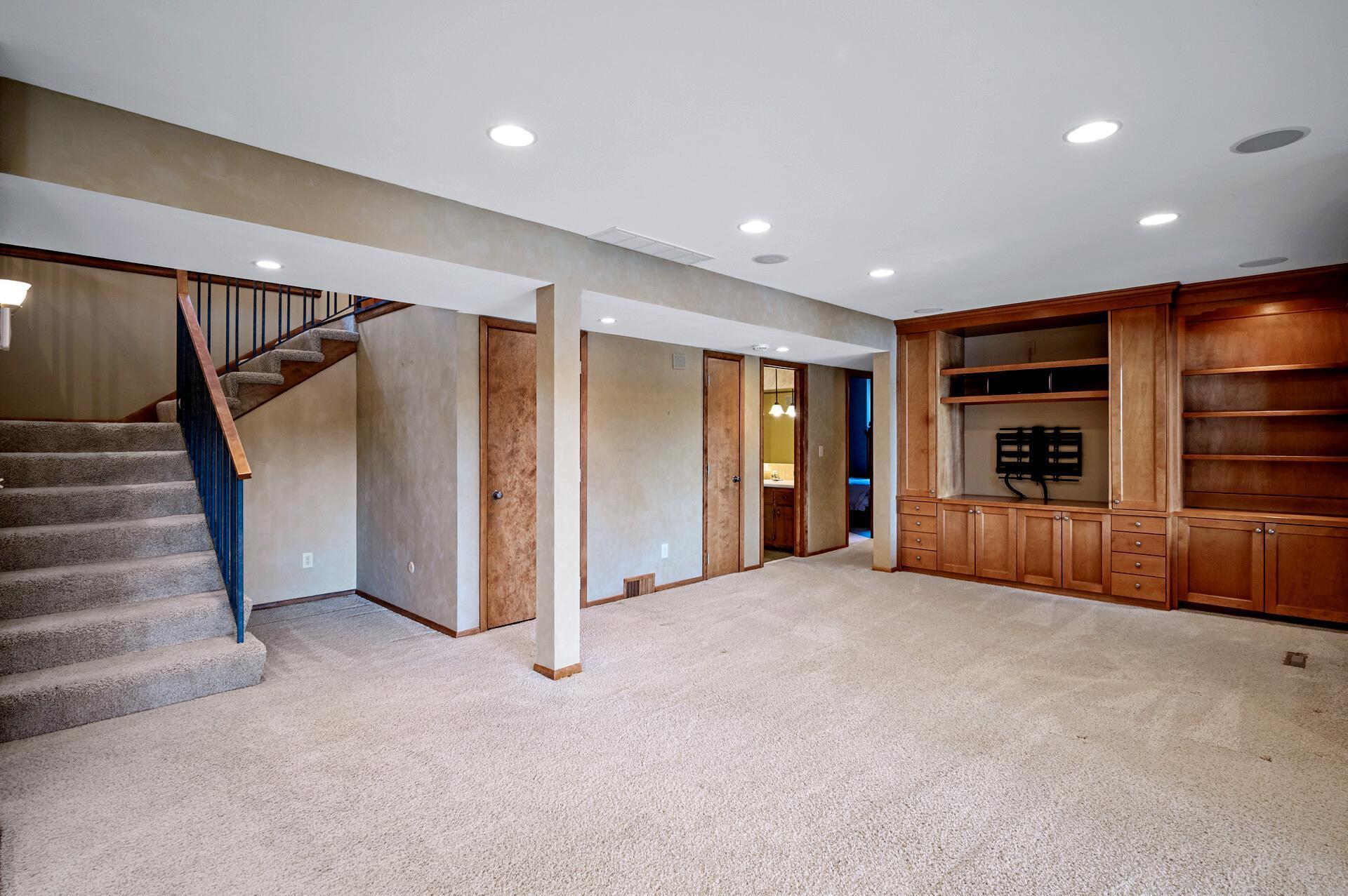 451 Reflection Road