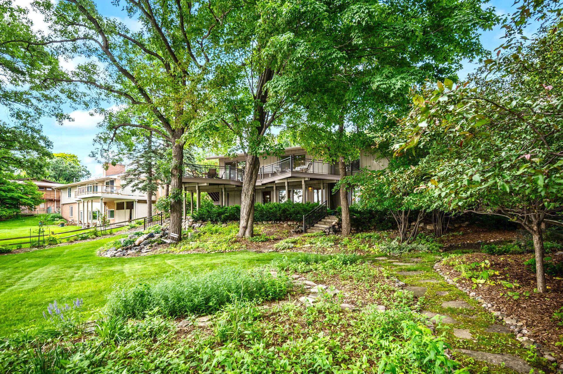 451 Reflection Road