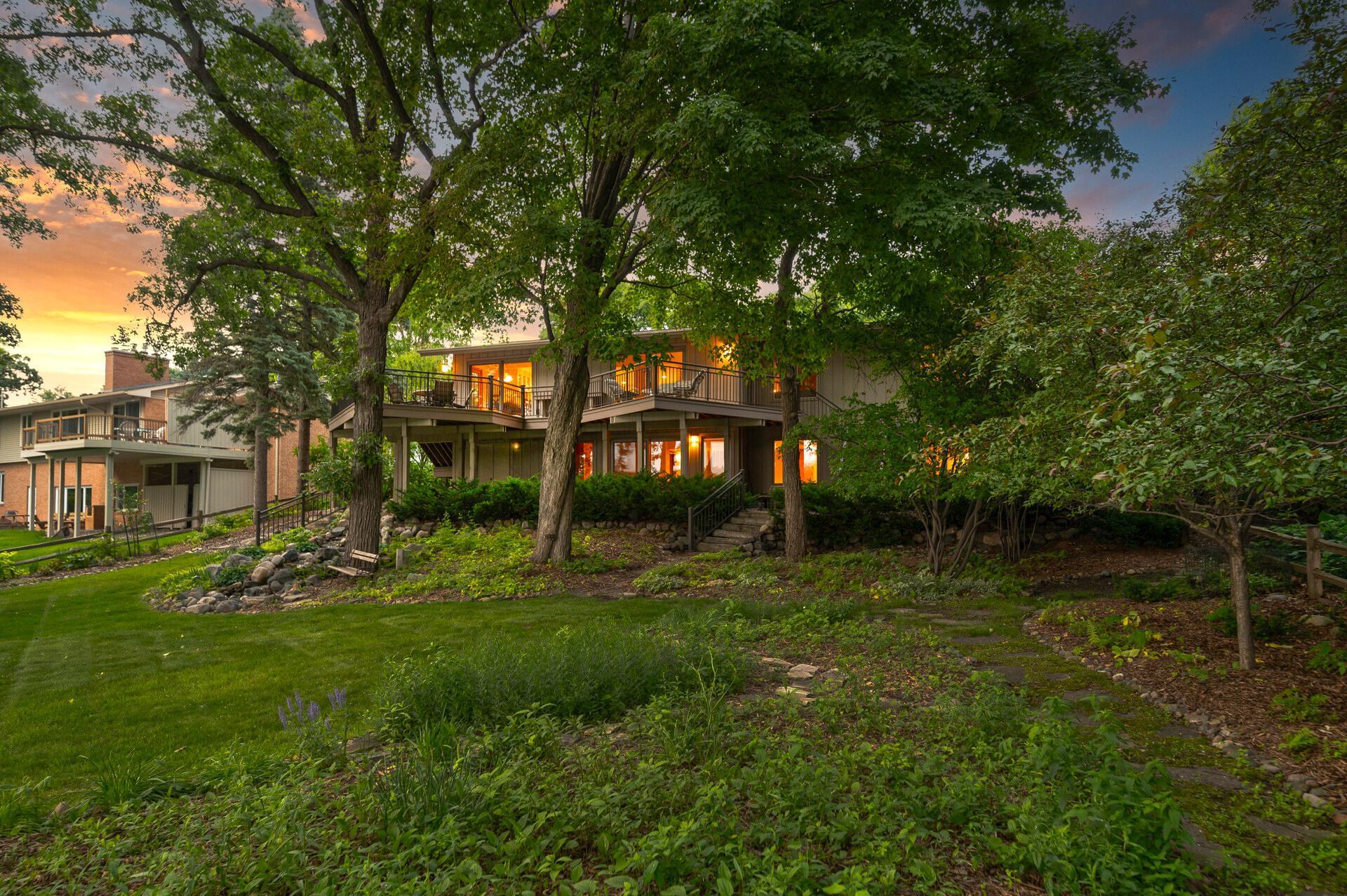 451 Reflection Road