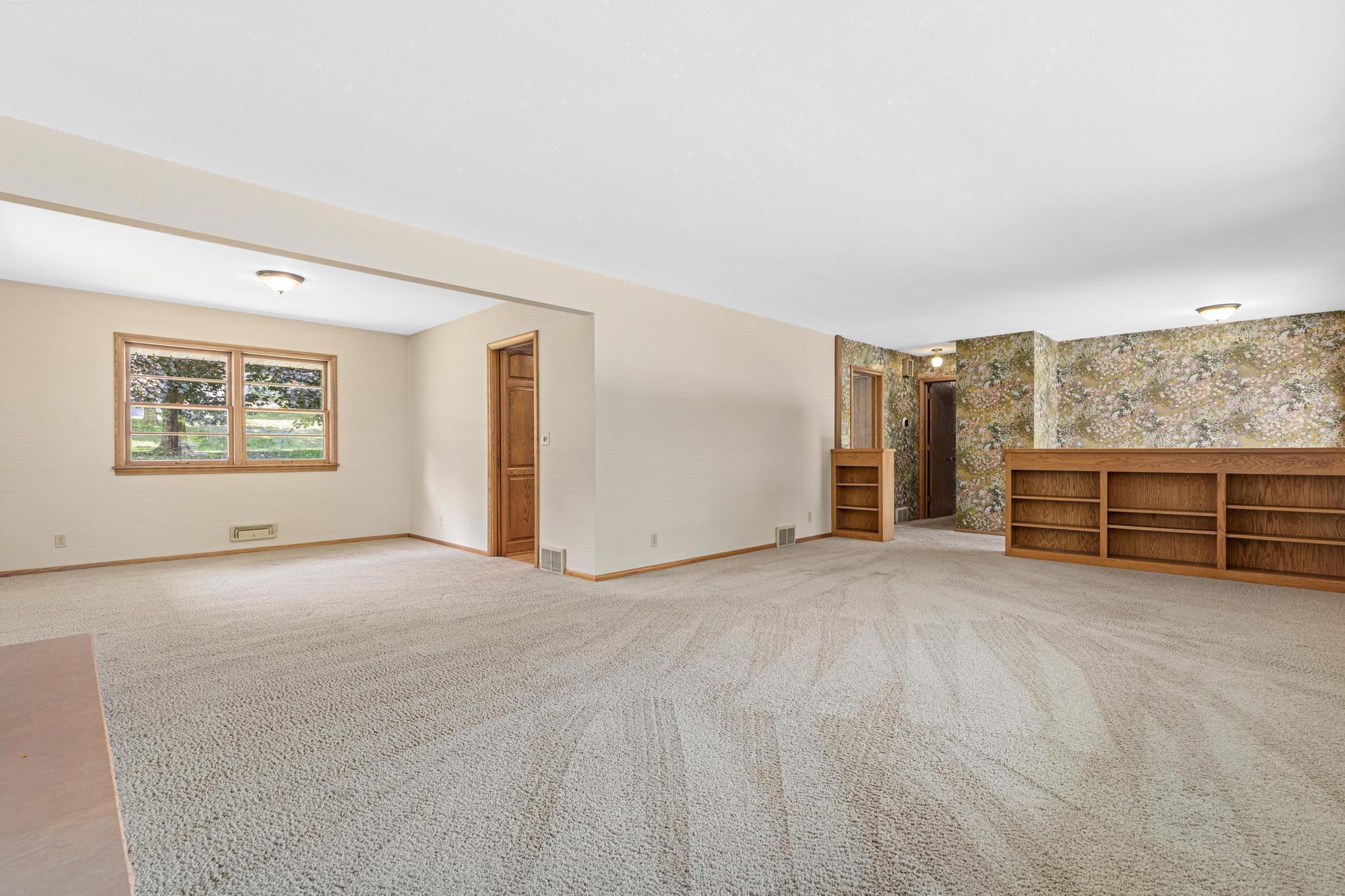 6808 Hillside Lane