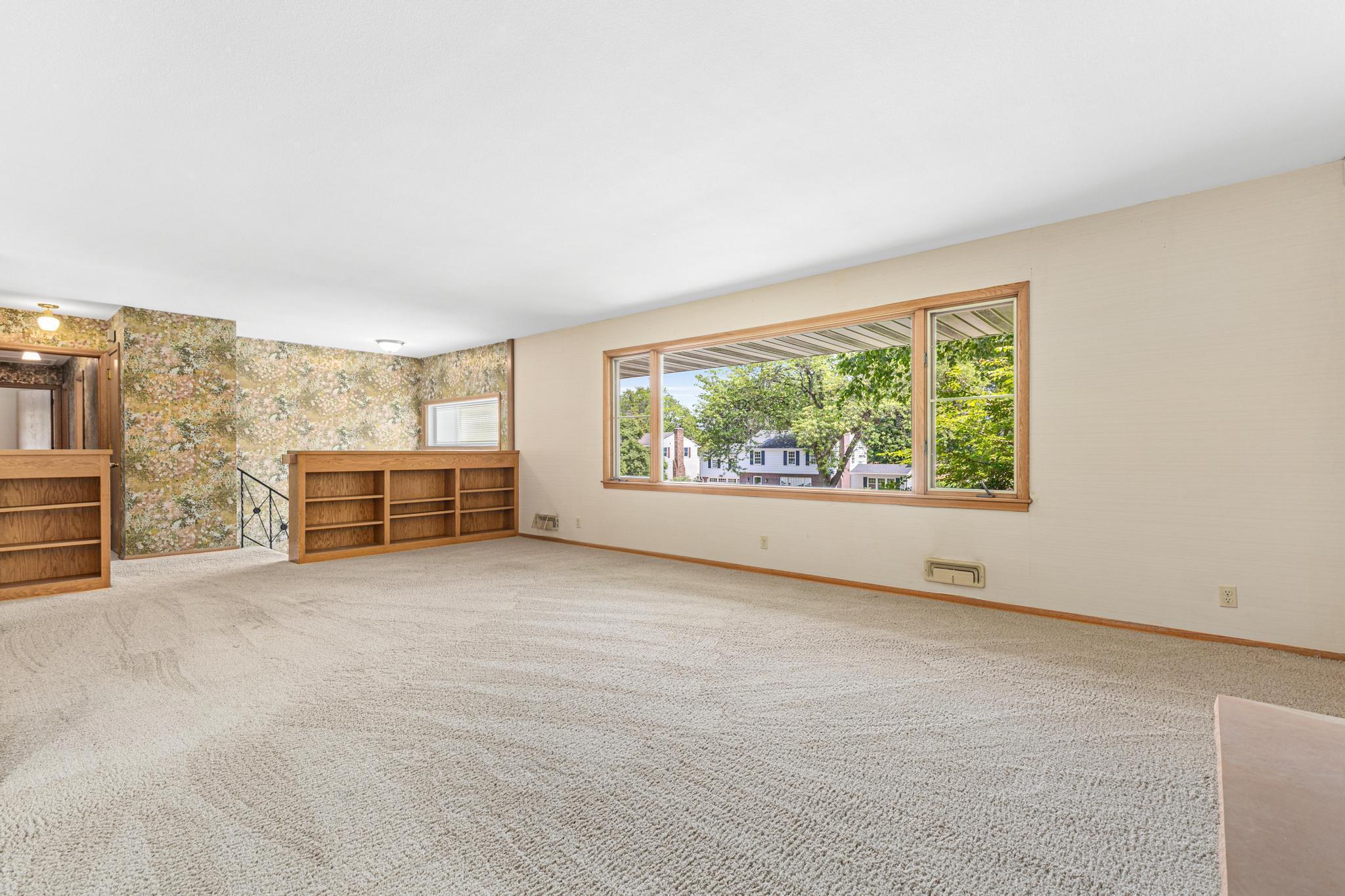 6808 Hillside Lane