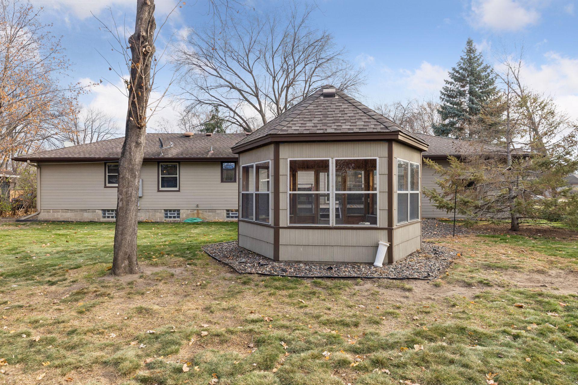 7041 Georgia Avenue N