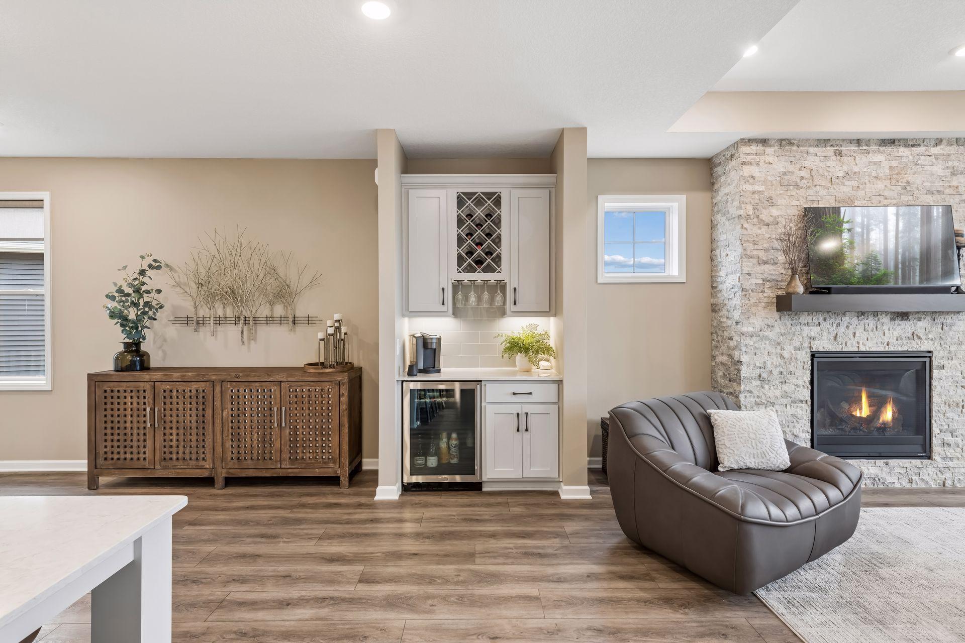 2055 Oakpointe Drive