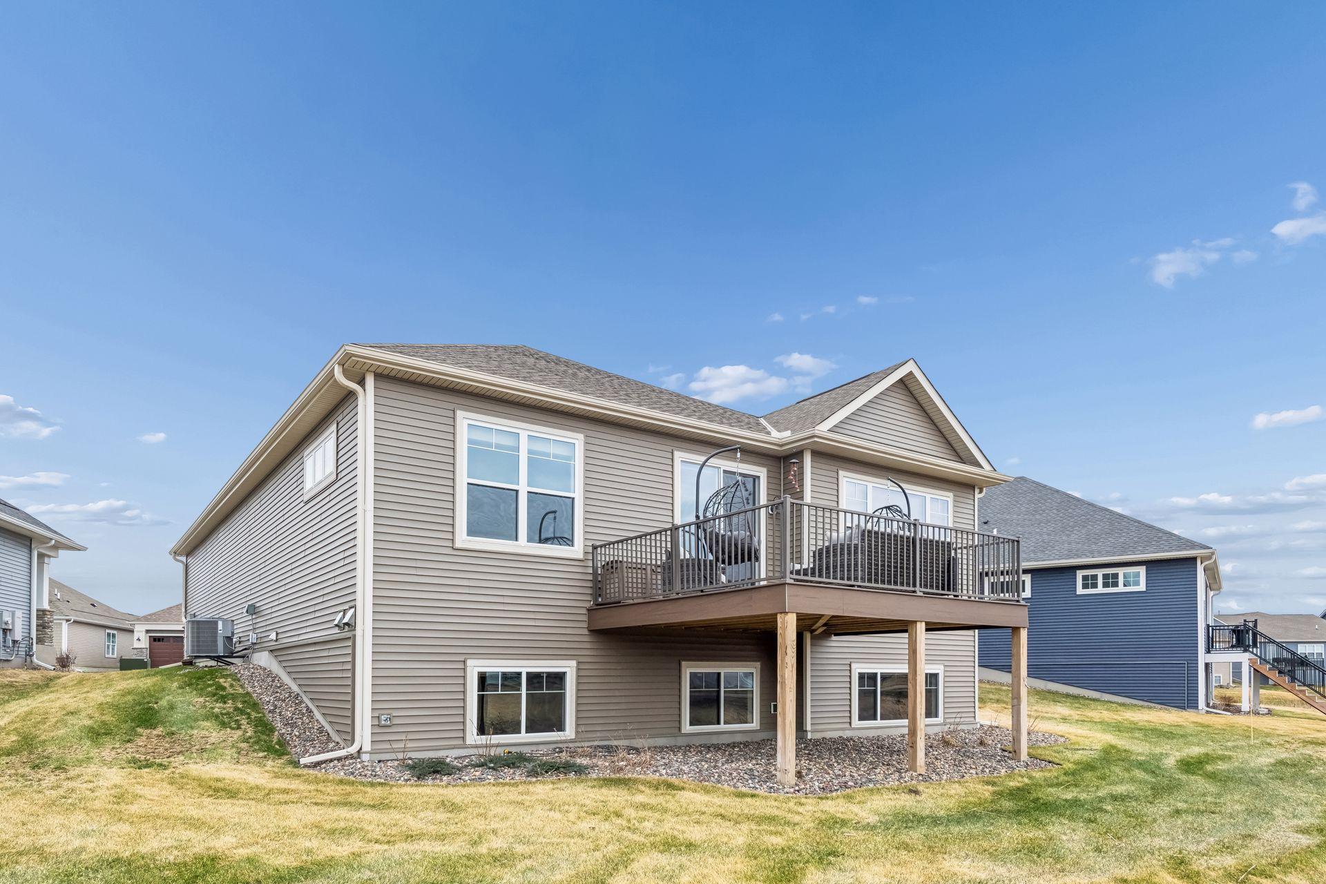 2055 Oakpointe Drive