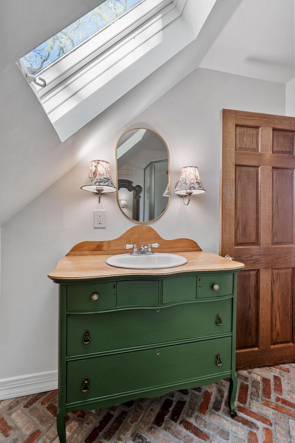 4223 Washburn Avenue N