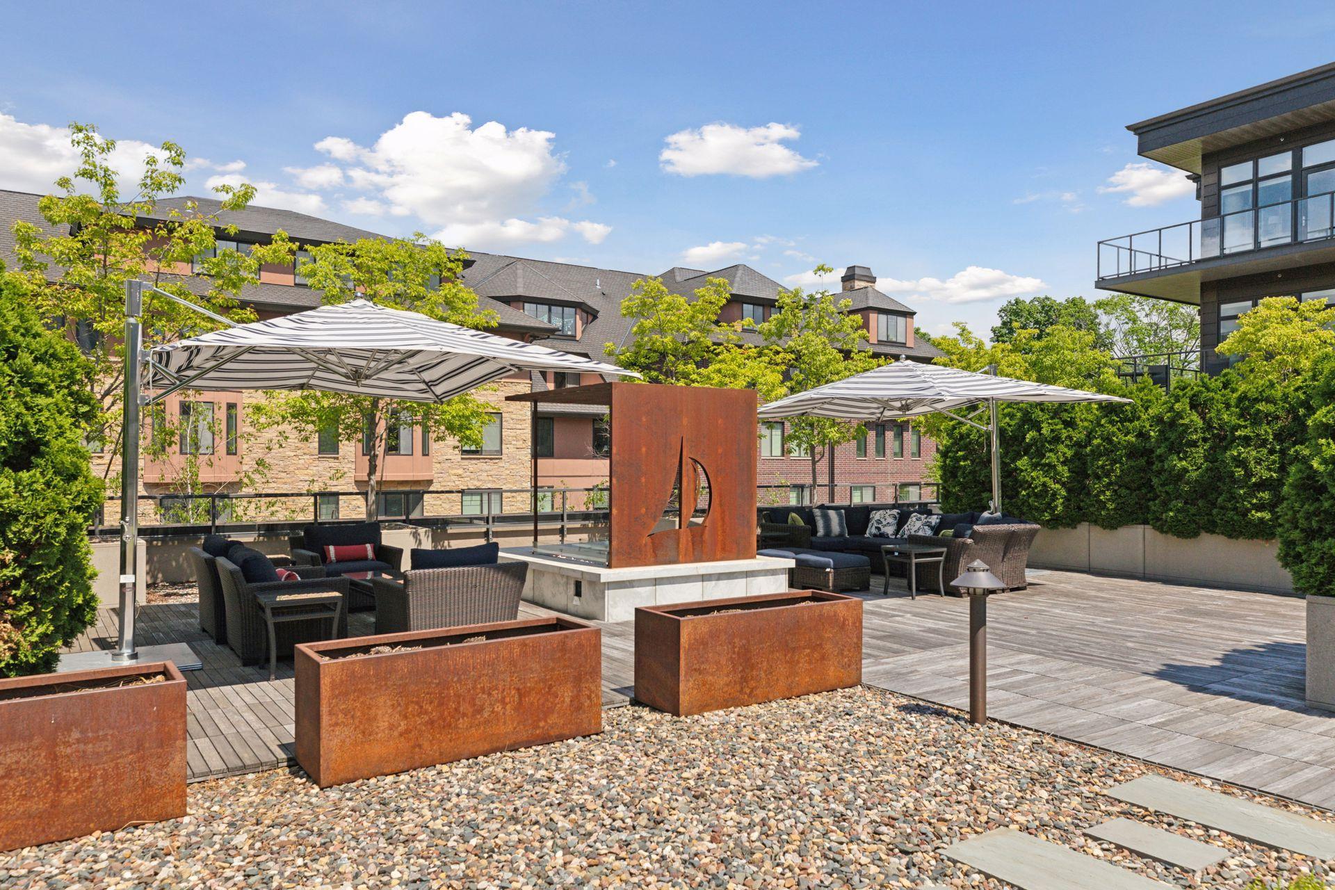 875 Lake Street N Unit: 315
