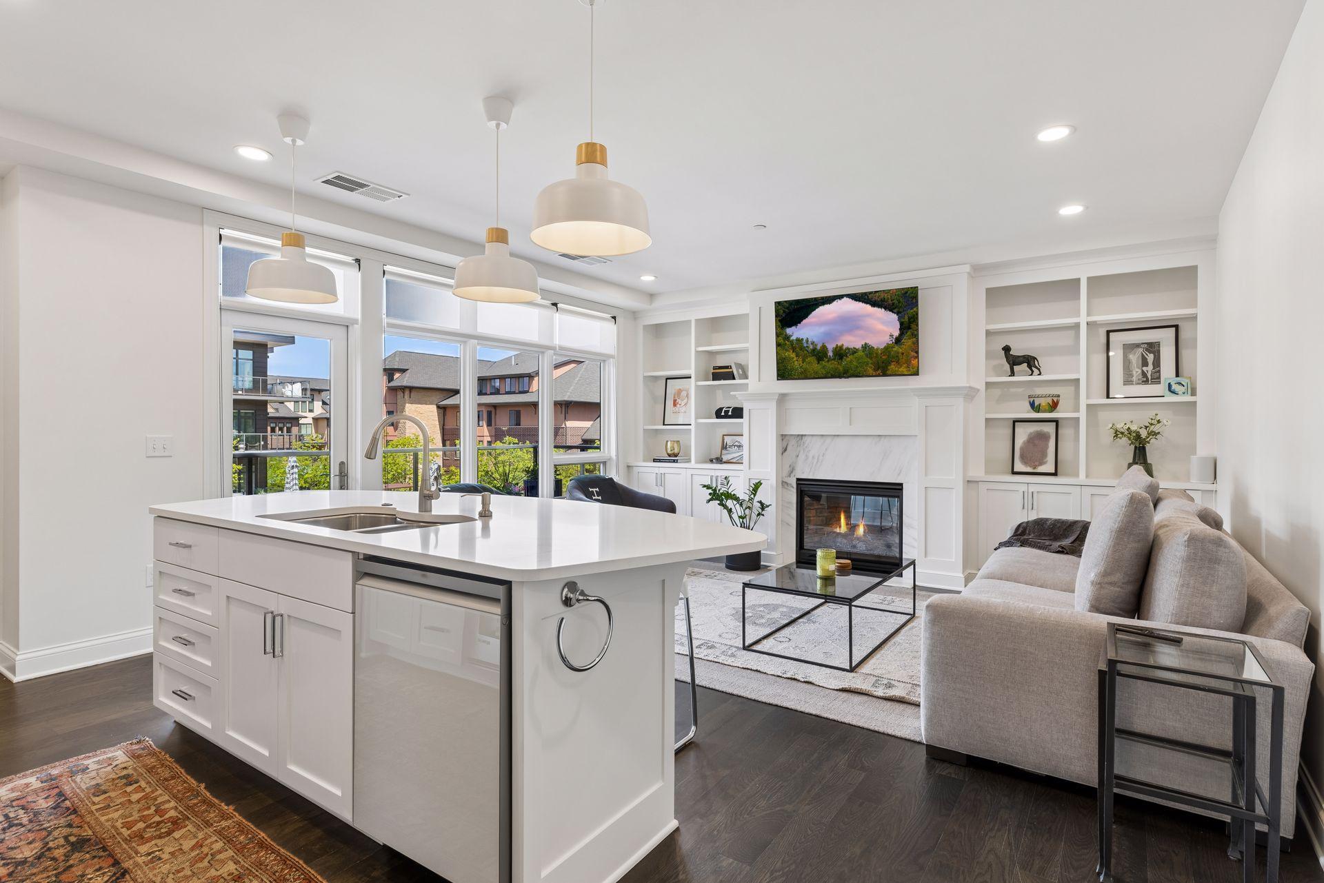 875 Lake Street N Unit: 315